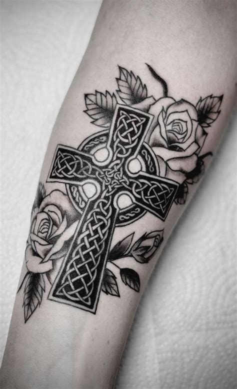 60 Celtic Cross Tattoos | Celtic cross tattoos, Cross tattoo, Celtic tattoo for women