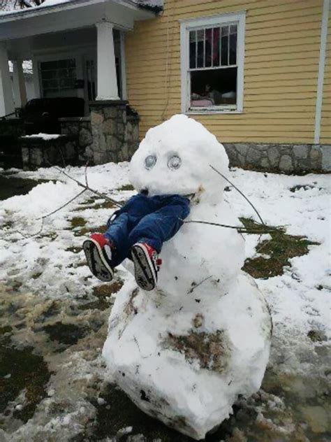 92 Hilariously Creative Snowmen That Would Make Calvin And Hobbes Proud | Humour, Drôle, Images ...