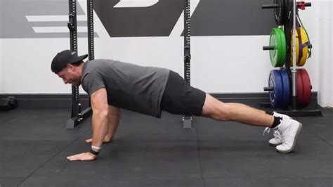 How Plyometric Push-Ups Can Improve Pressing Strength | BarBend