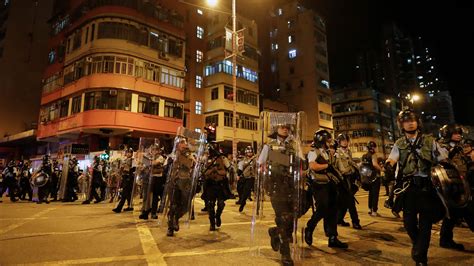 Hong Kong: State Department issues travel advisory amid protests