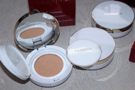 Clarins Everlasting Cushion Foundation SPF50 Review & Swatches