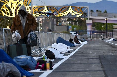 Las Vegas parking lot turned into homeless shelter amid coronavirus