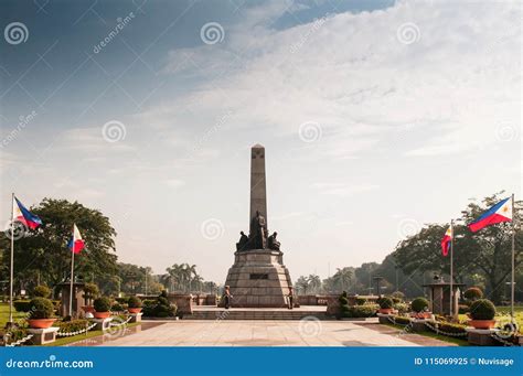 Rizal Monument in Rizal Park in Manila, Philippines Editorial Image - Image of beauty, manila ...