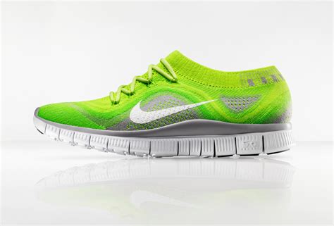 NIKE: free flyknit running shoes