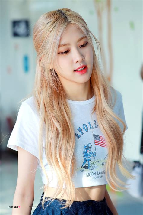 8 Times BLACKPINK's Rosé Became Our Fashion Inspiration