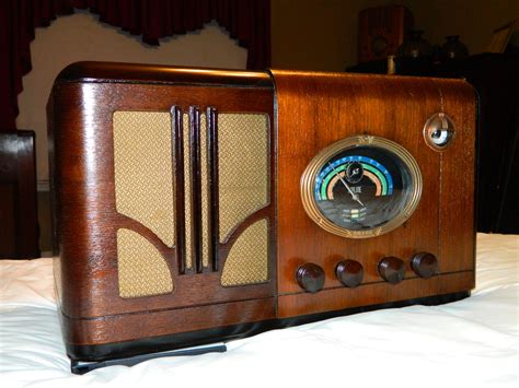 1936 Airline 62-317 Fully Restored | Antique radio, Retro radios, Radio ...