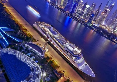 Party Cruises Lines and Ships | CruiseMapper