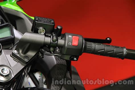 Kawasaki Ninja 250 ABS handlebar at the 2015 Tokyo Motor Show