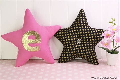 Star Pillow Pattern - Free Pattern Template | TREASURIE