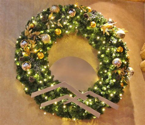 Large Outdoor Commercial Christmas Wreaths