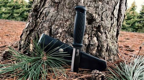 Morakniv Garberg Carbon: What Makes Bushcraft Knives So Special?