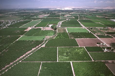 Aerial View of the San Joaquin Valley - Public Policy Institute of California