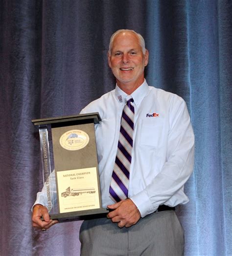 FedEx Freight truck driver wins top honors in his own backyard | TheTrucker.com