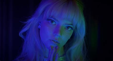 'Last Night in Soho': Anya Taylor-Joy Covers "Downtown" in Stunning Official Music Video ...