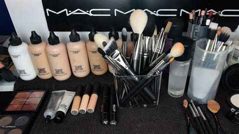 Mac Cosmetics Professional Kit | Makeupview.co