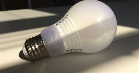 Crave giveaway: 12 Cree LED light bulbs with incandescent style - CNET