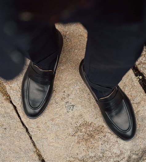 Top 37+ imagen black penny loafers outfit men - Abzlocal.mx