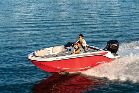 2021 Bayliner Element M15 Boat Test, Pricing, Specs | Boating Mag