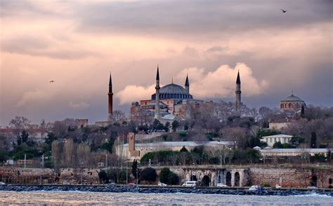 Winter in Istanbul - Vienna Book And Travel