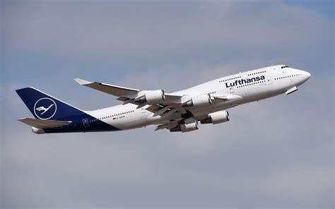 Lufthansa Boeing 747-400 D-ABVM Foto & Bild | luftfahrt ...