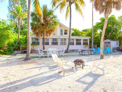 Beachfront Dunes, 3 Bedrooms plus Den, Gulf Front, Pet Friendly, Sleeps ...