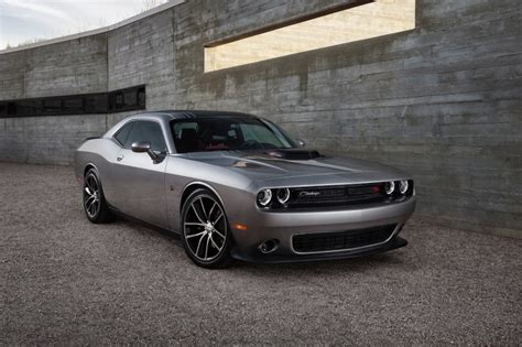 Used 2018 Dodge Challenger 392 Hemi Scat Pack Shaker Review | Edmunds