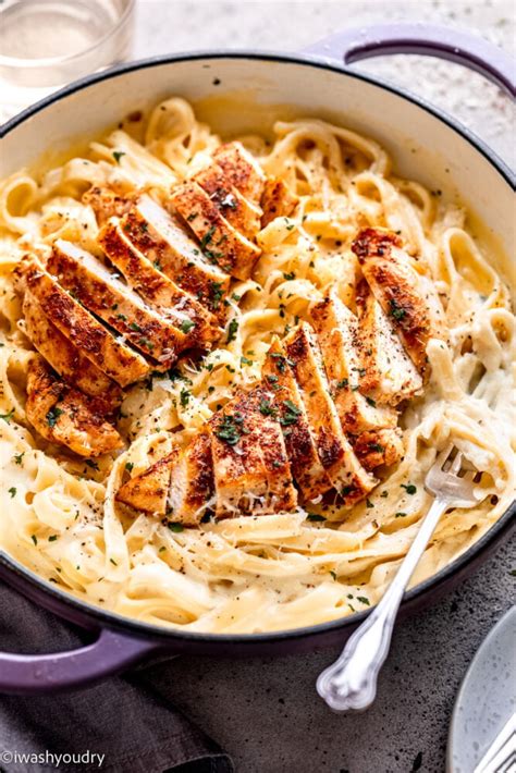 EASY Chicken Alfredo Recipe - I Wash You Dry