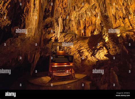 Illuminated Great Stalacpipe Organ in the Luray Caverns of Virginia ...