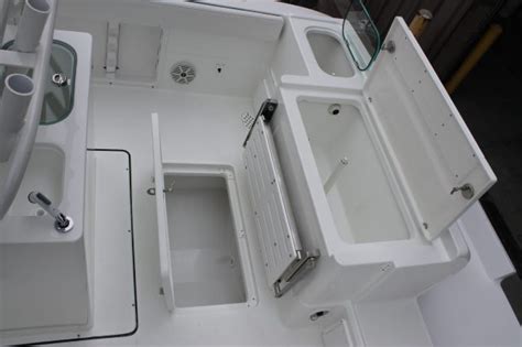 Research 2018 - Clearwater Fishing Boats - 2508 Center Console on iboats.com