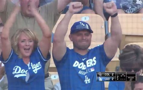 Watch: Gavin Lux's father had emotional reaction to son's first MLB hit