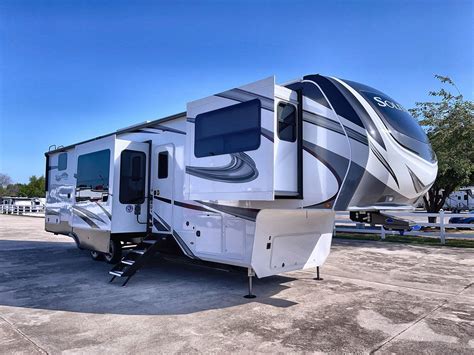 2022 Grand Design Solitude 380FL-R RV for Sale in Corinth, TX 76210 | 96190 | RVUSA.com Classifieds