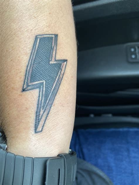 Pin by Len Cascio on AC/DC lightning bolt tattoo | Bolt tattoo ...