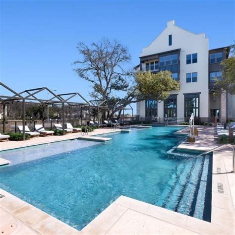 The Elizabeth is a pet-friendly apartment community in Austin, TX | Pet ...