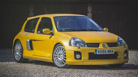 TopGear Singapore | Renault Clio V6 255 renaultsport r.s. on auction