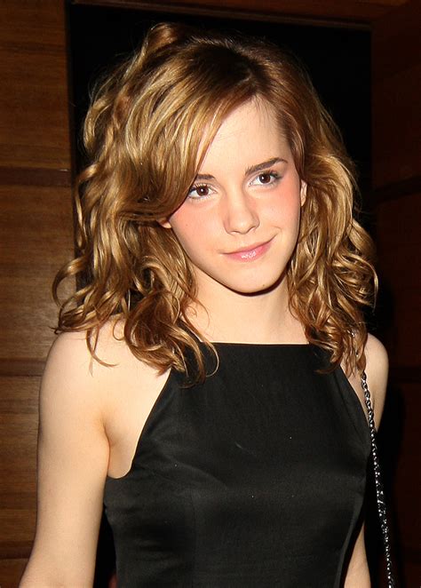 Models Biography: Emma Watson Short Hair-Emma Watson Short Hair Wallpapers