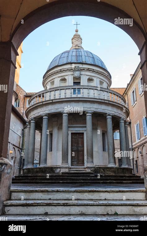 Tempietto built by Donato Bramante at the courtyard of San Pietro in ...