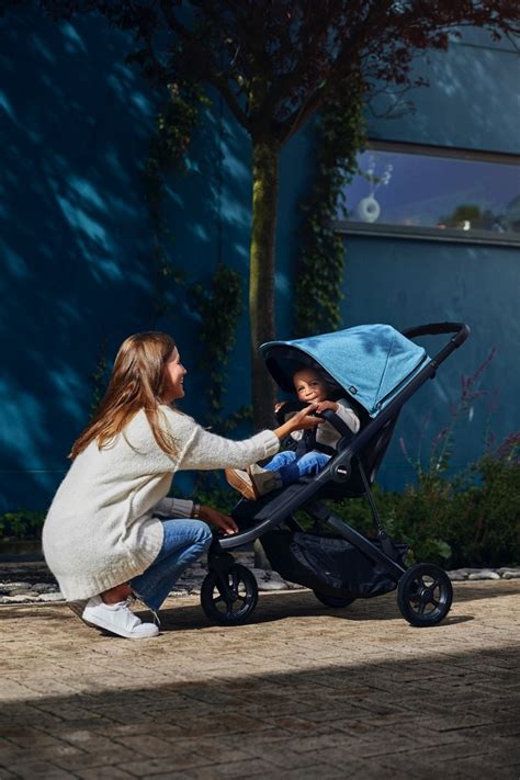 Thule-Announces-New-Spring-Lightweight-Stroller- Growing Your Baby