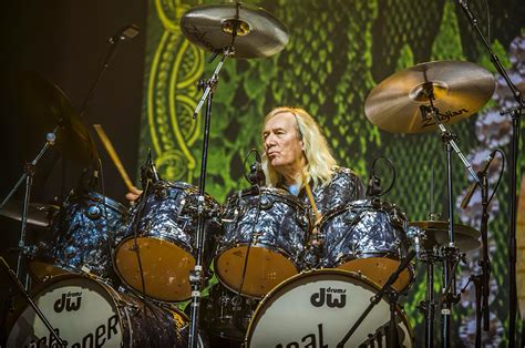 Legendary ALICE COOPER GROUP Drummer NEAL SMITH on His New Solo album ...