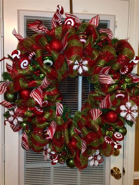 I made this wreath! Made with deco mesh from Hobby Lobby - so easy and fun! Patricia Martin ...