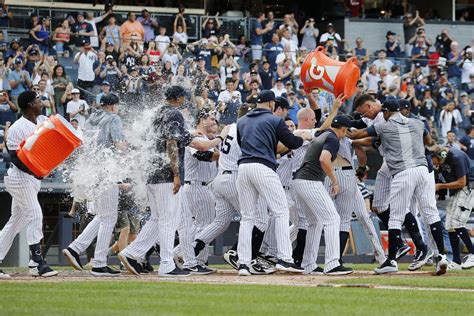 DJ LeMahieu blasts walk-off home run as Yankees sneak past A’s ...