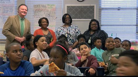 OAKDALE ELEMENTARY STUDENTS CELEBRATE READING ACHIEVEMENTS - WVUA 23