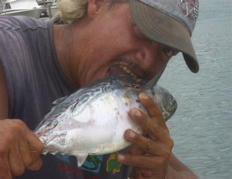 man eating fish | a few years ago i went to aruba with my wi… | Flickr