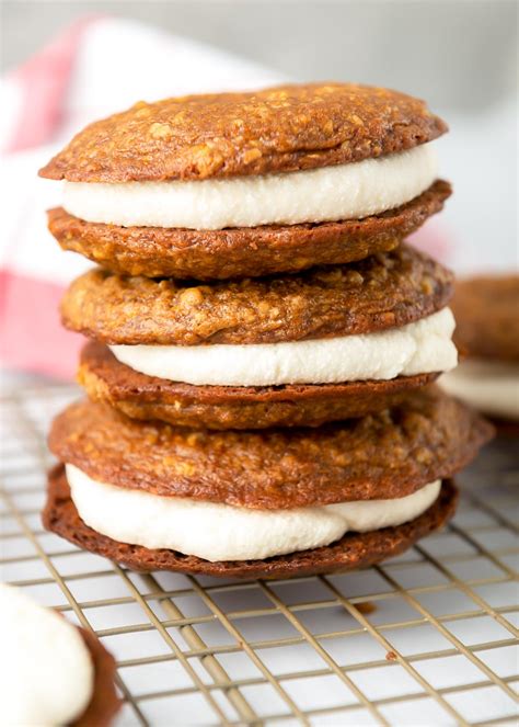 Oatmeal Cream Pies {Like Little Debbies!} | Life Made Simple