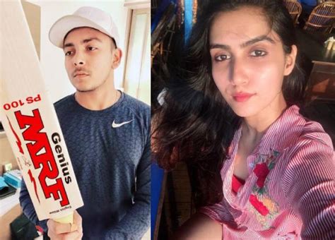 Prithvi Shaw dating Prachi Singh? Instagram Comments Hint - SportsBigNews