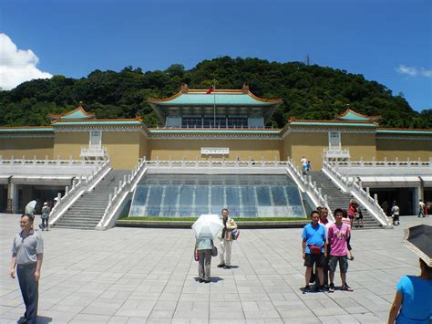 Chaos and Kanji: Where's the Art? The Taipei National Palace Museum