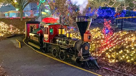 Riding the Christmas Lights Steam Train Ride at Hersheypark Christmas ...