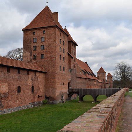 View from the sunny main courtyard towards Malbork's hightower ...