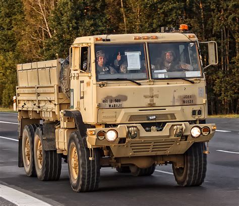 Oshkosh FMTV (Family of Medium Tactical Vehicles) M1078 - US Army Train ...