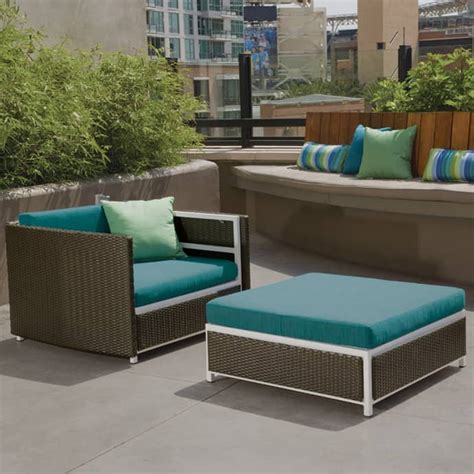 Elegant Outdoor Furniture for Stylish Terrace Design