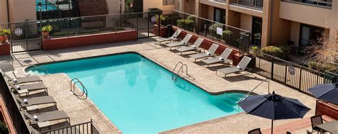 Bakersfield Hotels with Pool and Gym | Courtyard Bakersfield